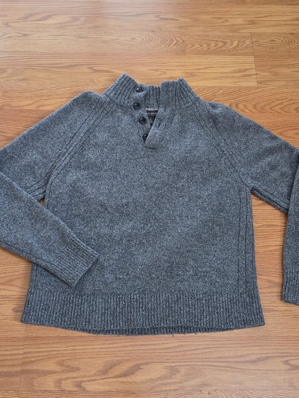 Recycled Wool Gray Pullover Men’s Large Italian Yarn Banana Republic 1/4 Button